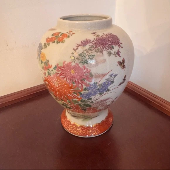 Vintage Japanese Porcelain Crackle Glaze Ginger Jar with Lid - Picture 8 of 12